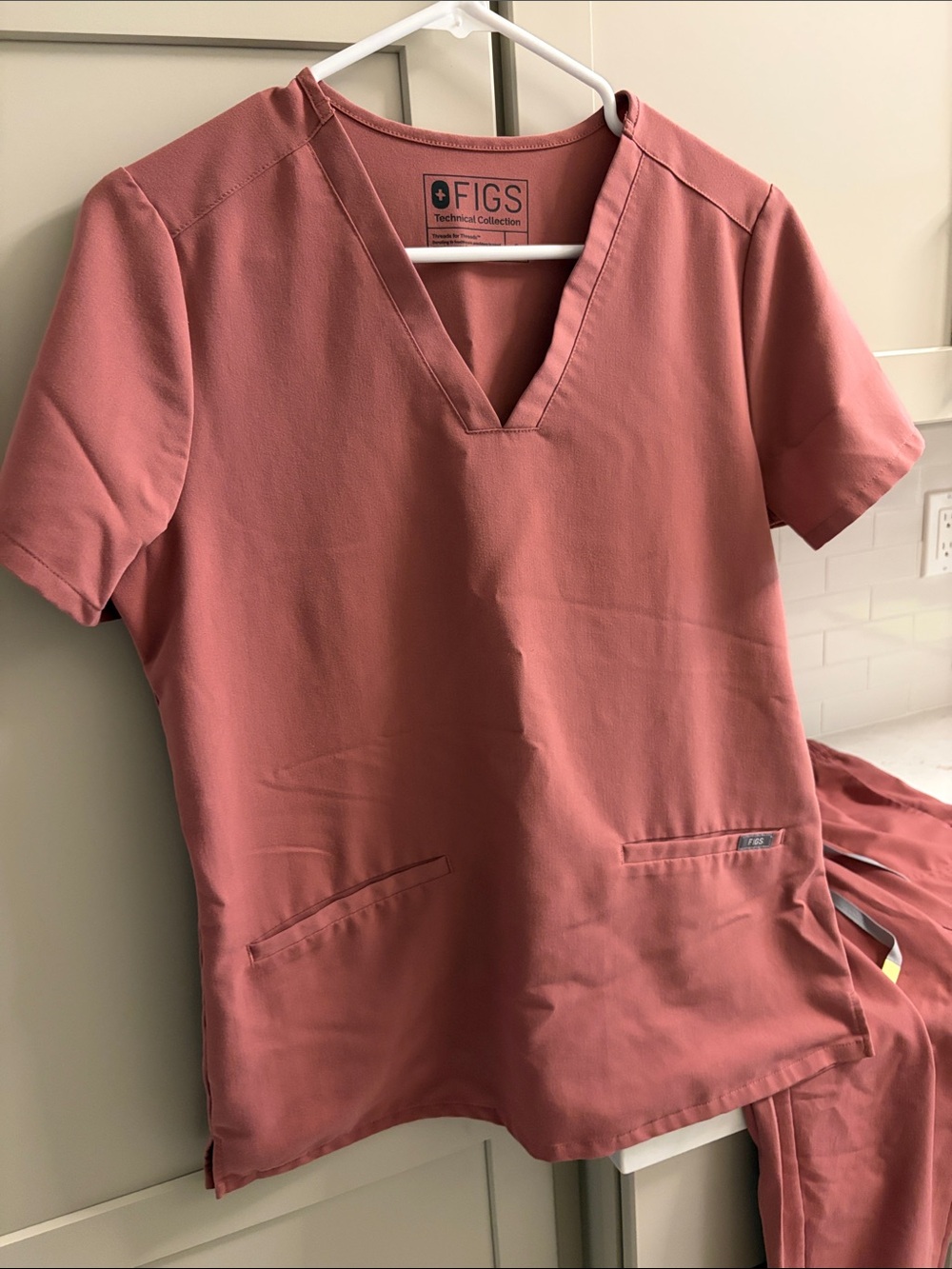 FIGS Women's V-Neck Scrub set with jogger pants in Dusty Rose